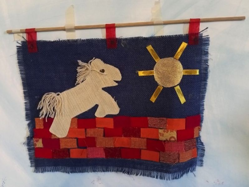 Op op arazzo salta il muro