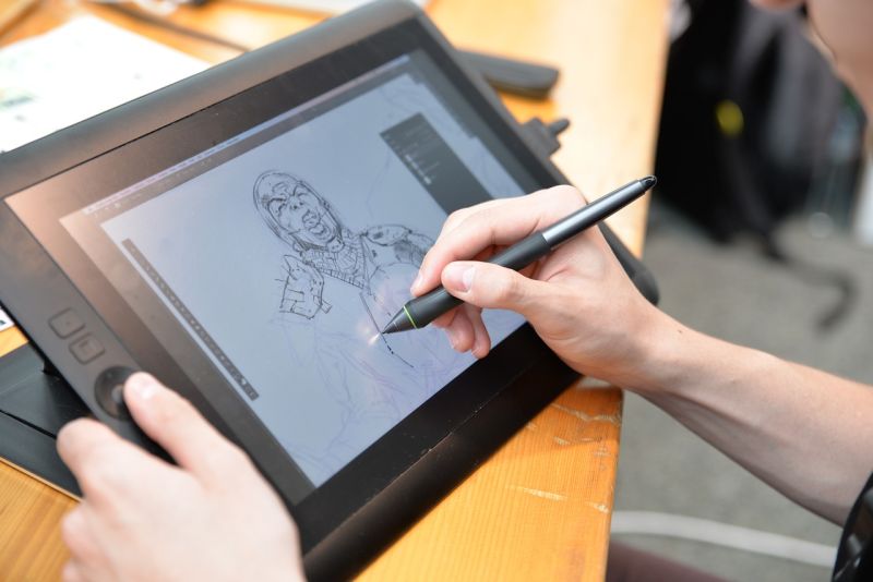 Il decalogo degli autori di fumetto: scriviamo insieme dieci consigli per aspiranti artisti e non