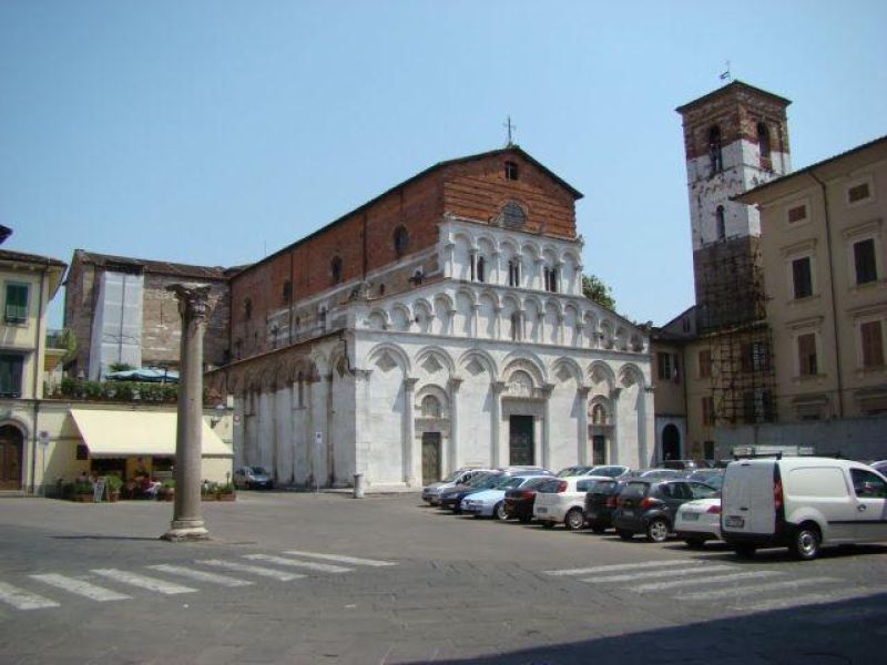 Piazza Santa Maria Foris Portam